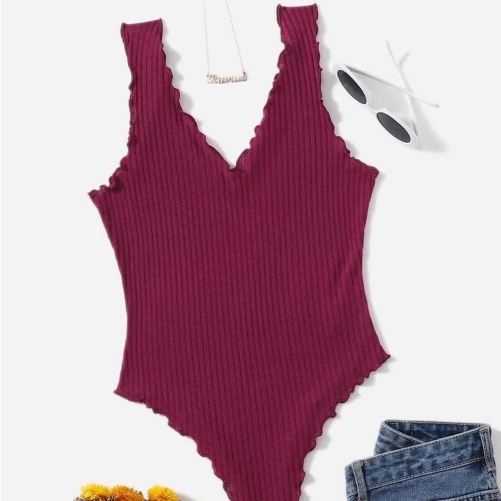 Magenta ruffle v neck bodysuit XS